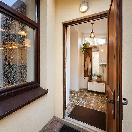 Two Level Old Town Loft Private Courtyard And Entrance Apartment *